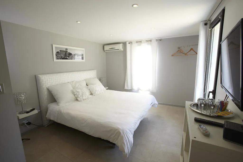 Le Mazet De Camaisse Bed & Breakfast Eguilles 0*,