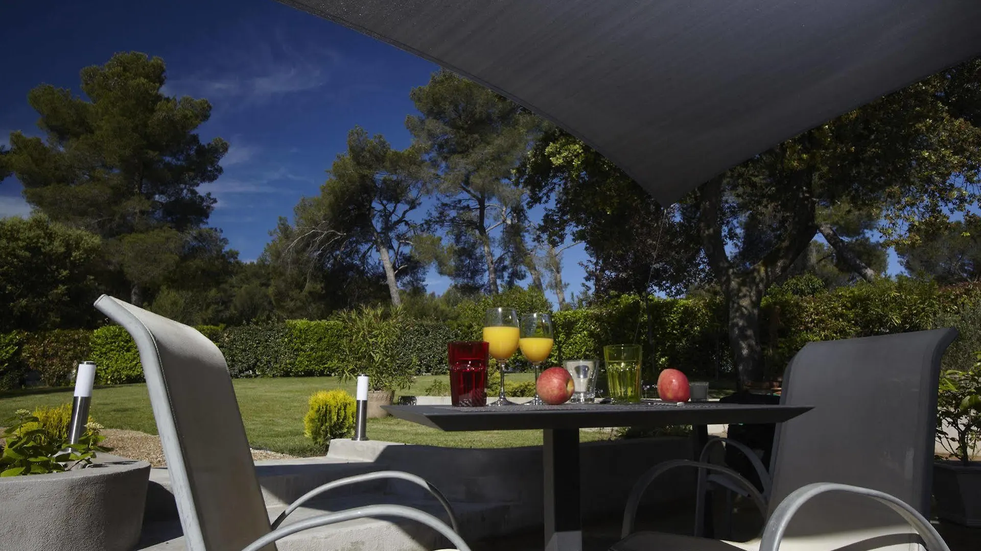 Le Mazet De Camaisse Bed & Breakfast Eguilles